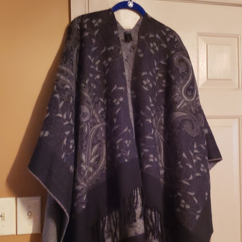 Ladies poncho​